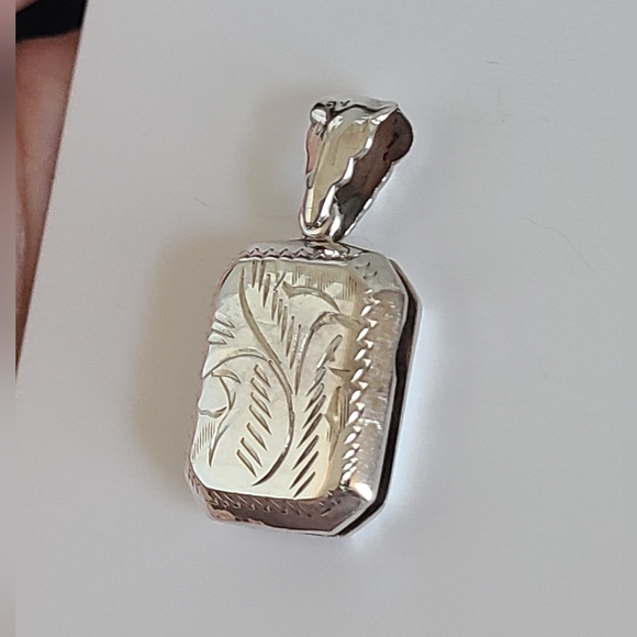 Vintage Chunky Square Sterling Silver Filigree Engraved Floral Locket Pendant - Picture 12 of 13